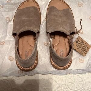 Born Cove Taupe Suede size 6 Sandal in original box.